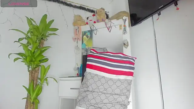 khalyn jenner online show from September 22, 2025, 10:27 pm