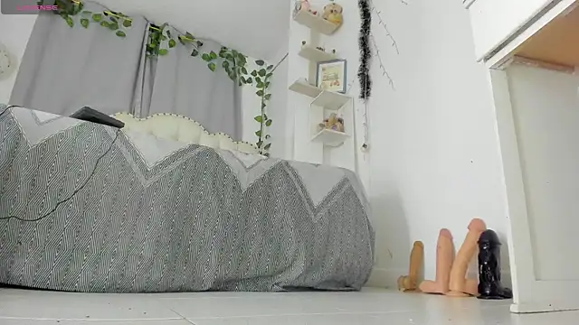 khalyn jenner online show from February 16, 2025, 1:03 am