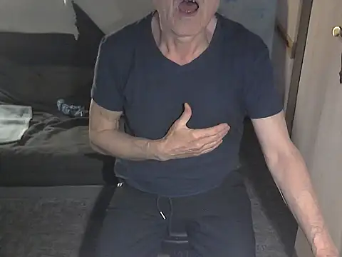 kiam471 online show from April 7, 2026, 10:33 pm