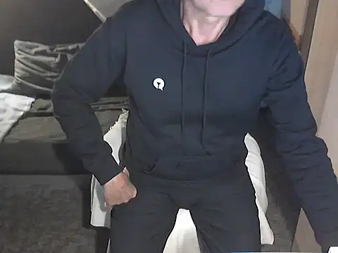 kiam471 online show from October 1, 2025, 5:39 pm