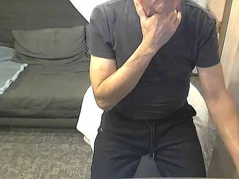 kiam471 online show from November 18, 2025, 11:26 pm