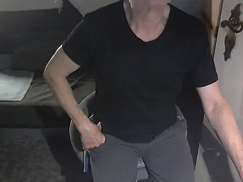 kiam471 online show from February 16, 2026, 9:24 pm