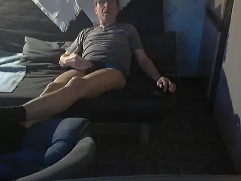 kiam471 online show from March 4, 2025, 5:13 pm