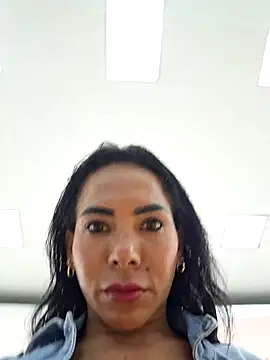 Doll Loren online show from October 28, 2025, 2:38 pm