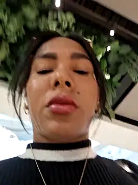 Doll Loren online show from March 24, 2026, 6:19 pm