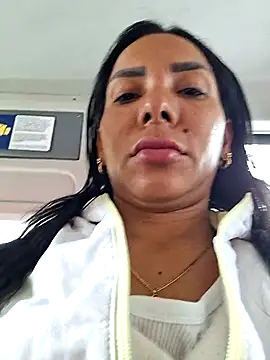 Doll Loren online show from October 20, 2025, 2:06 pm