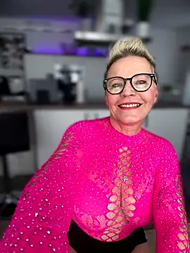 Snapshot of German_Milf chatting on October 8, 2025, 1:01 pm German Milf online show from October 8, 2025, 1:01 pm