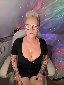 Snapshot of German_Milf chatting on October 28, 2025, 2:16 pm German Milf online show from October 28, 2025, 2:16 pm