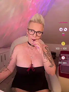 German Milf online show from June 3, 2026, 12:50 pm