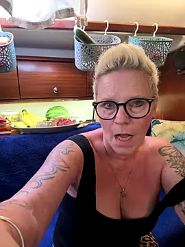 Snapshot of German_Milf chatting on September 24, 2025, 10:22 am German Milf online show from September 24, 2025, 10:22 am