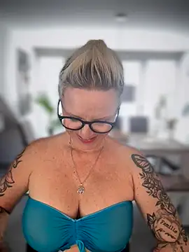 Snapshot of German_Milf chatting on October 15, 2025, 12:57 pm German Milf online show from October 15, 2025, 12:57 pm