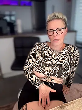 Snapshot of German_Milf chatting on October 7, 2025, 1:34 pm German Milf online show from October 7, 2025, 1:34 pm