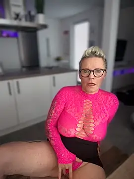 Snapshot of German_Milf chatting on October 12, 2025, 1:12 pm German Milf online show from October 12, 2025, 1:12 pm