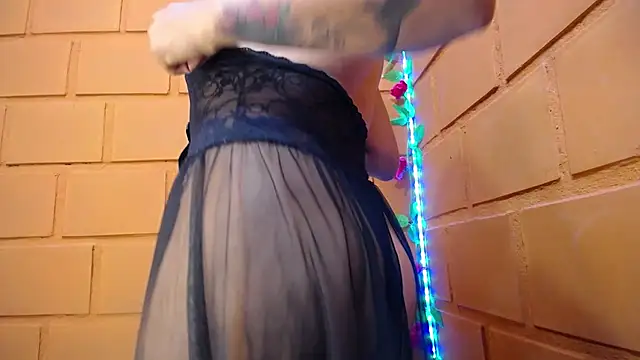 hornywife  online show from December 24, 2024, 11:55 pm