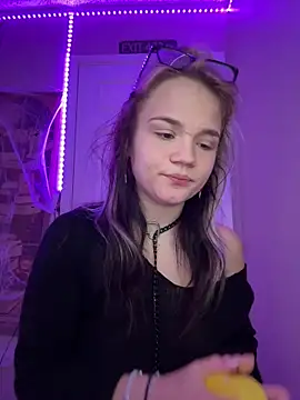 Cutiepiespanks online show from November 4, 2025, 8:34 pm