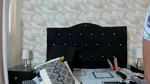 Keira Lennox online show from October 24, 2025, 11:31 am