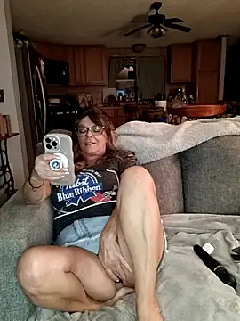 cowgirlc online show from March 19, 2025, 3:30 am