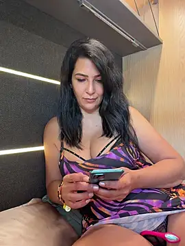 Snapshot of Cataleya80 chatting on May 17, 2026, 9:42 am Cataleya80 online show from May 17, 2026, 9:42 am