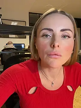 EmaSalis online show from March 6, 2025, 7:32 pm