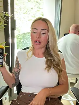 EmaSalis online show from September 9, 2025, 10:57 am