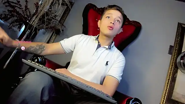 Snapshot of Tim_wolf chatting on September 8, 2025, 2:49 pm Tim wolf online show from September 8, 2025, 2:49 pm