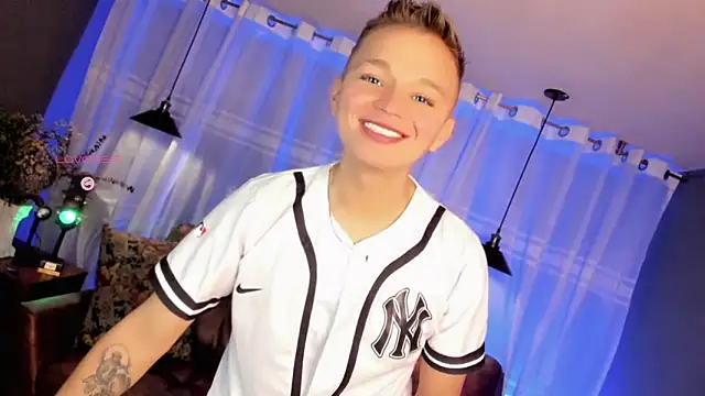 Snapshot of Tim_wolf chatting on November 2, 2025, 5:56 am Tim wolf online show from November 2, 2025, 5:56 am