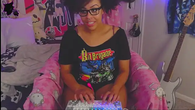 N1NT3NDH03 online show from December 6, 2024, 4:41 am