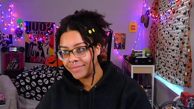 N1NT3NDH03 online show from September 29, 2025, 12:11 pm