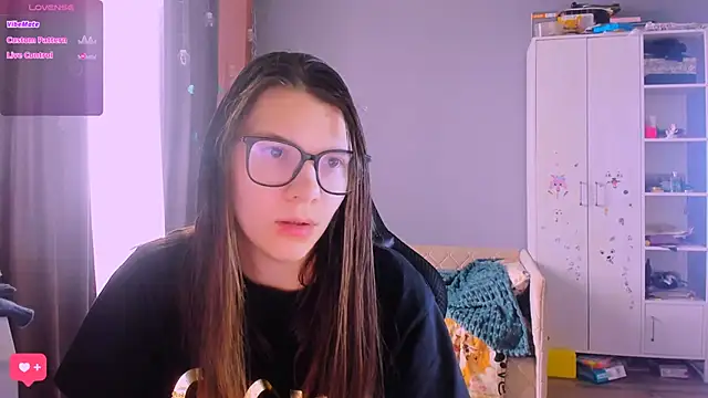 MollyLollipop online show from March 12, 2026, 5:55 am