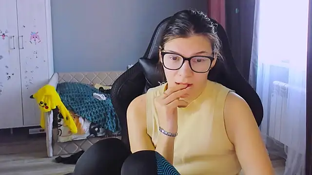 MollyLollipop online show from February 16, 2026, 7:18 am