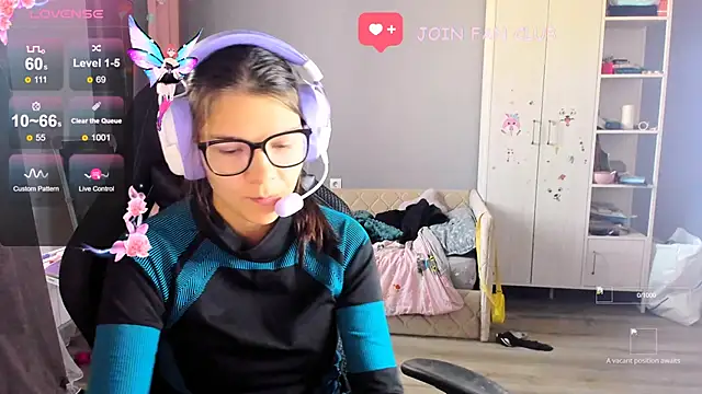 MollyLollipop online show from October 16, 2025, 5:05 am