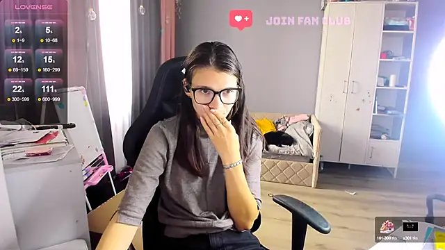 MollyLollipop online show from September 23, 2025, 6:42 am