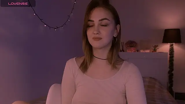 LilyFarey online show from November 5, 2025, 6:11 pm