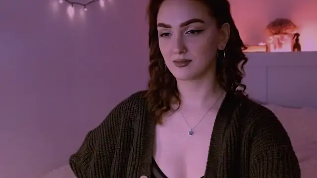 LilyFarey online show from February 6, 2025, 7:07 pm