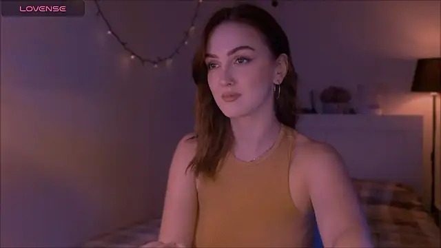 LilyFarey online show from September 24, 2025, 4:46 pm