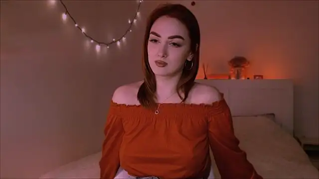 LilyFarey online show from March 7, 2025, 6:43 pm