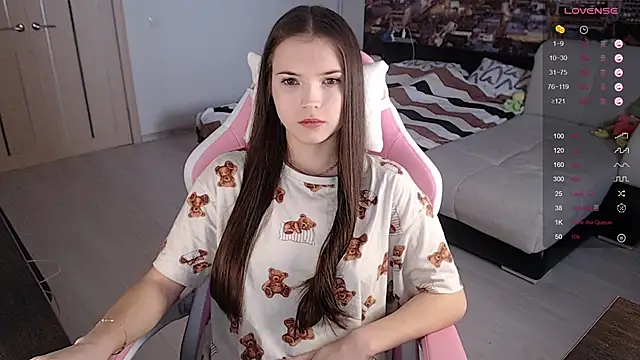 Eva Davie online show from February 13, 2025, 10:55 am