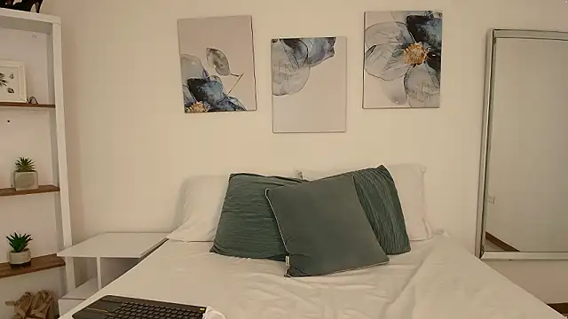 Isabella Harley online show from February 23, 2026, 2:06 pm