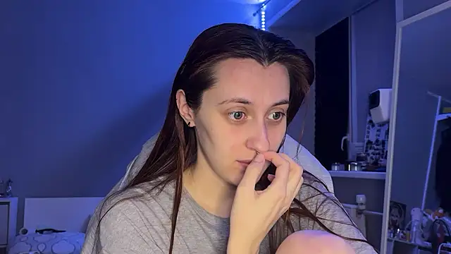 Uniarten online show from April 11, 2026, 8:23 pm