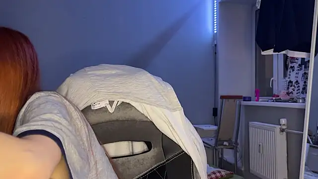 Uniarten online show from February 27, 2025, 6:09 pm