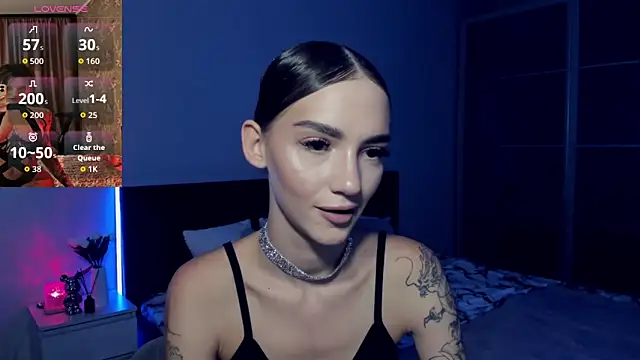 SophieCatty online show from September 19, 2025, 1:26 pm