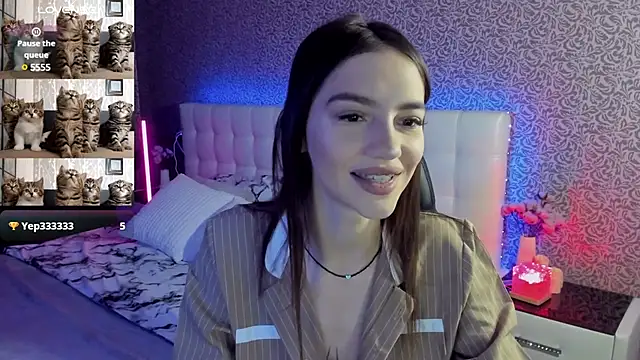 SophieCatty online show from March 7, 2025, 8:34 am