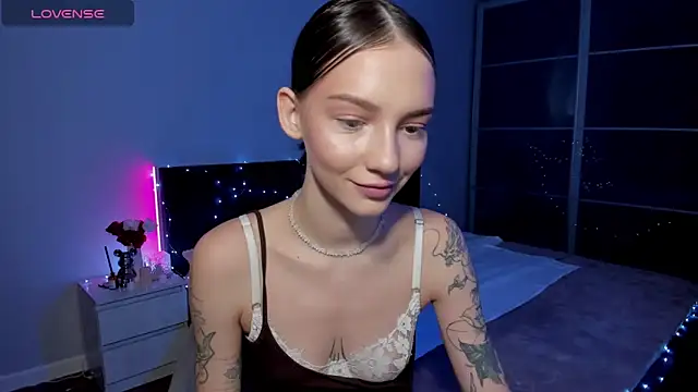SophieCatty online show from March 28, 2026, 12:11 am