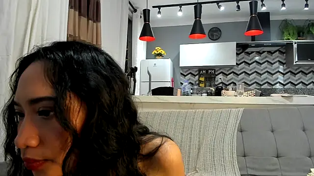 itsyourcassie online show from February 16, 2025, 2:42 am