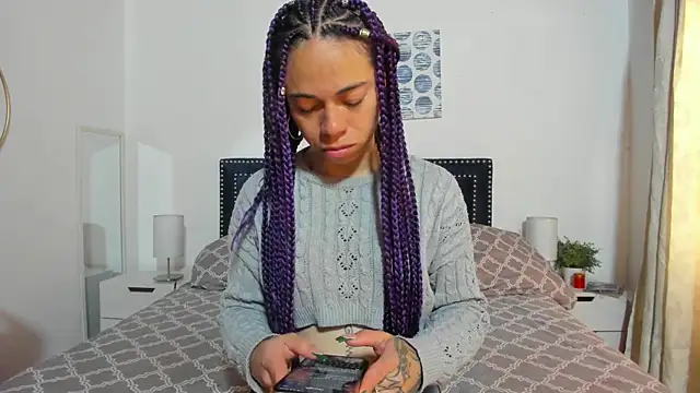 Snapshot of ZulyMichels chatting on April 18, 2026, 1:13 pm ZulyMichels online show from April 18, 2026, 1:13 pm