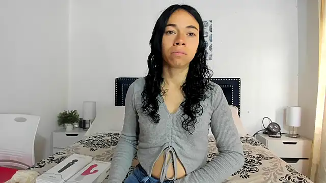 ZulyMichels online show from March 20, 2025, 12:43 pm