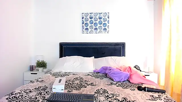 ZulyMichels online show from March 11, 2025, 6:52 pm