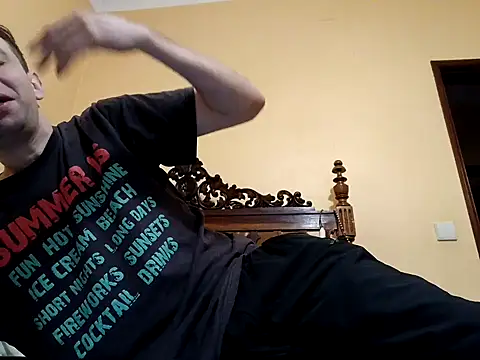 White rabbit  online show from November 12, 2025, 10:19 am