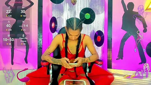 nickyminach  online show from October 18, 2025, 7:27 pm