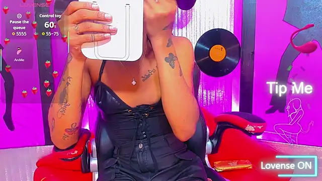 nickyminach  online show from March 15, 2026, 9:44 pm